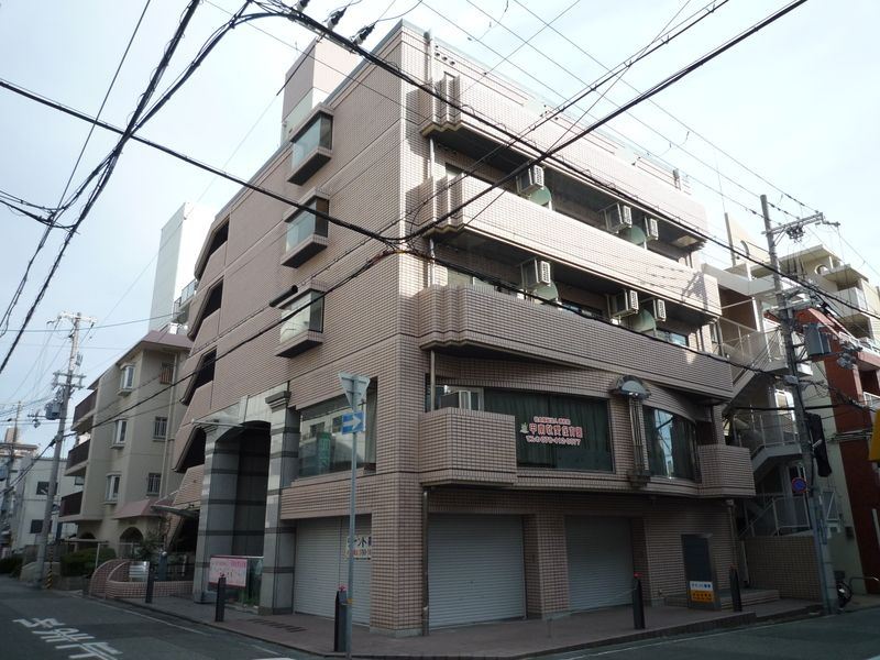 ドゥヴェル甲南の外観
