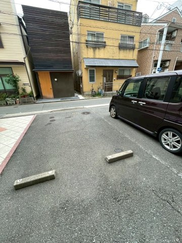 アセットヒルズパークサイト博多 の駐車場