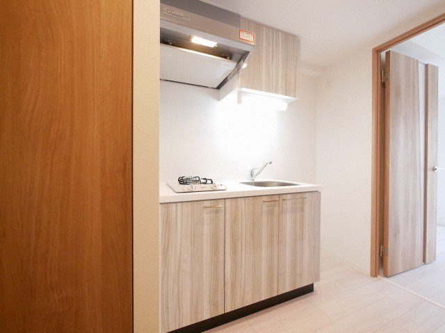 エスリード松屋町グレイスのキッチン|コンパクトなキッチンで掃除もラクラク