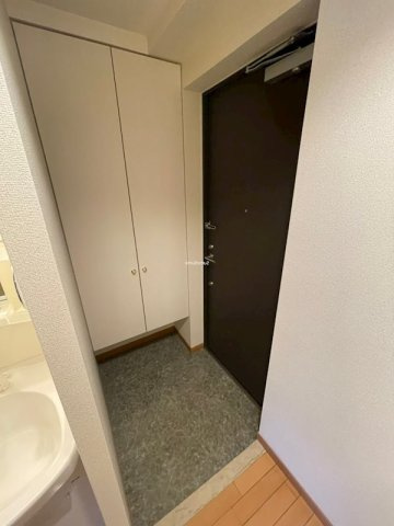 ディナスティ堺筋本町の玄関