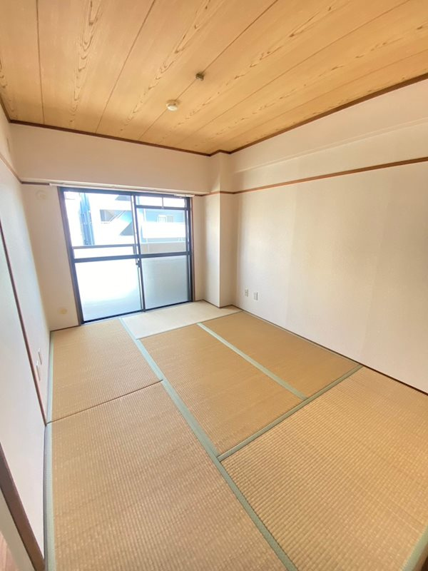 オカダハイライズの寝室