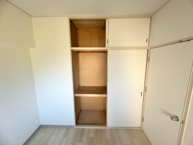 ハイネス生駒のエントランス