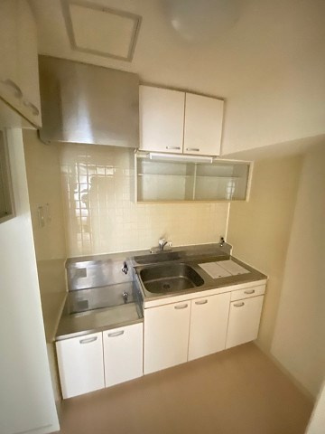 UR武庫川 19号棟のキッチン