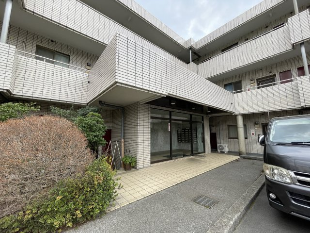 アビタシオン新柏のエントランス