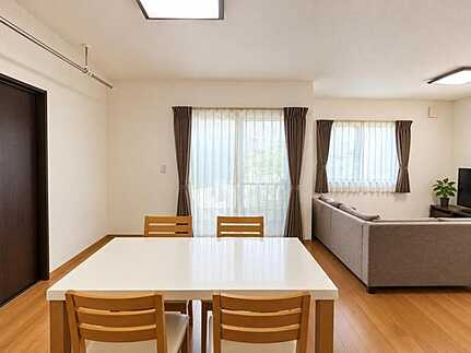 安佐南区山本新町５丁目の居間・リビング