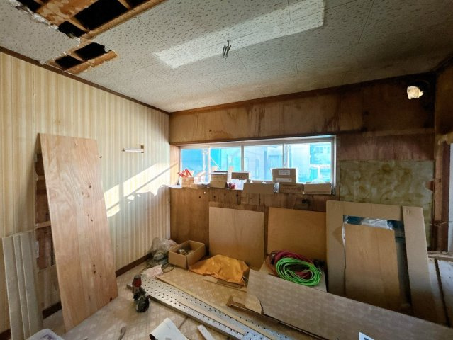 【キッチン】 | 大仙市大曲須和町二丁目　戸建て | 【リフォーム中】元のキッチンスペースは、大きめの収納にする予定です。サンルームやWICとしてなど活用方法を考えるとわくわくしますね。