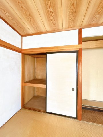 【洋室】 | 大仙市大曲須和町二丁目　戸建て | 【リフォーム中】2階南西側、約7.5帖の洋室にはクローゼットを新設予定です。