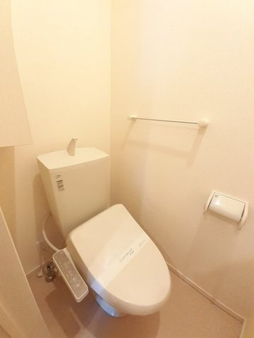 ルーベル鴨島Ａのトイレ|シンプルで使いやすいトイレです