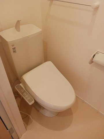 リアン長生Ａのトイレ|ゆったりとした空間のトイレです