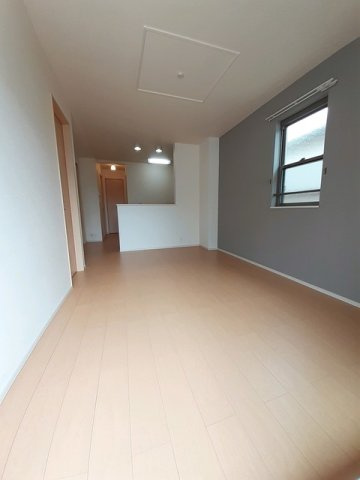 プリムローズ　南浜Ｂの居間・リビング|使いやすい居間です