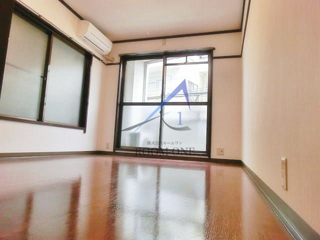 ネスト押上の居間・リビング|洋室のお部屋です。