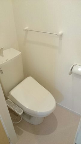 シェルブルー　Ｃのトイレ|ゆったりとした空間のトイレです