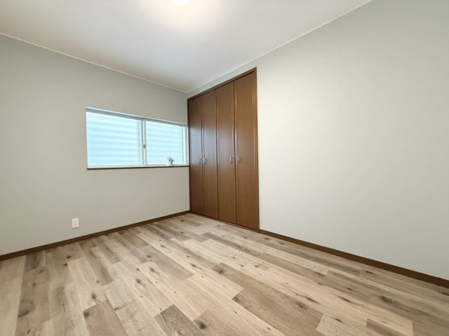 中古戸建　尼崎市東難波町4丁目の洋室|洋室6帖（洋室8帖の西側）