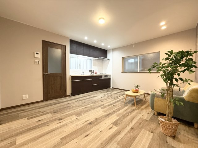 中古戸建　尼崎市東難波町4丁目の居間・リビング