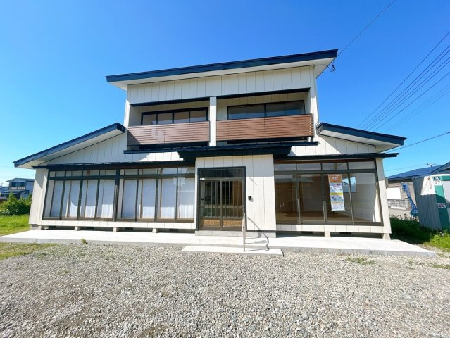 【外観】 | 大仙市大曲戸巻町　戸建て | 【リフォーム済】外観を別角度から撮影しました。