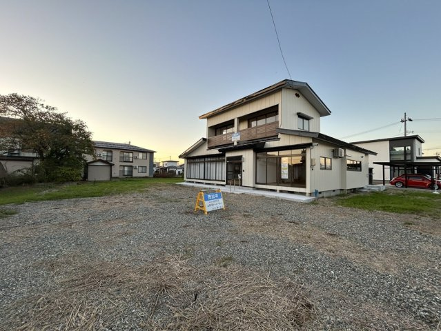 【外観】 | 大仙市大曲戸巻町　戸建て | 【リフォーム済】外観を別角度から撮影しました。