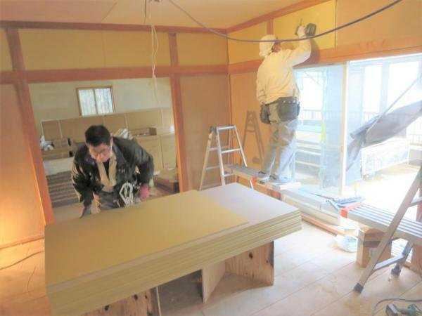 【その他】 | 大仙市大曲戸巻町　戸建て | リフォームは協力会社さんが施工。ベテランの職人さんが、住まわれるお客様のことを思って丁寧に作業してくれています。