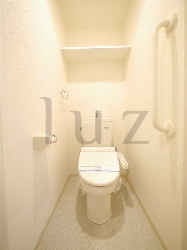 グランジュテ三ッ沢のトイレ|嬉しいウォシュレット付きのトイレです。