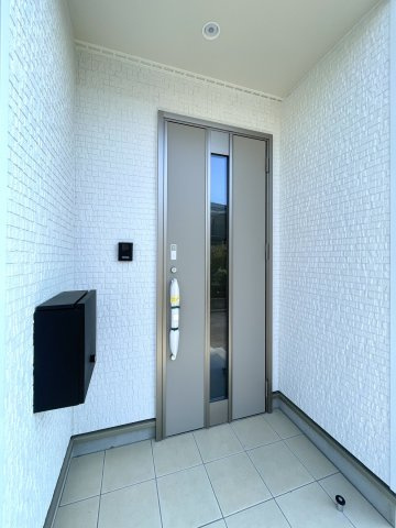 大村市原口町第3　2号棟の玄関