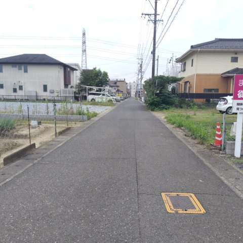 ６６３００　岐阜市鏡島南１丁目土地の前面道路含む現地写真