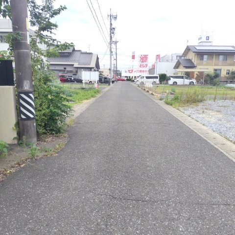 ６６３００　岐阜市鏡島南１丁目土地の前面道路含む現地写真