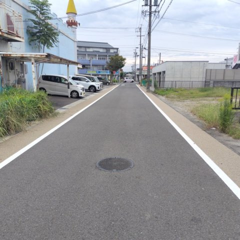 ６６３００　岐阜市鏡島南１丁目土地の前面道路含む現地写真