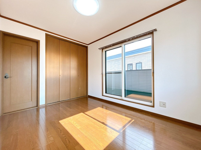【洋室】 | 大仙市小貫高畑字曽四川　戸建て | 【リフォーム中】2階南西側の約8帖洋室です。