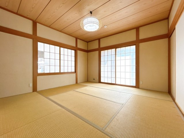 【和室】 | 大仙市小貫高畑字曽四川　戸建て | 【現況販売】1階約8帖和室です。別方向から撮影しました。