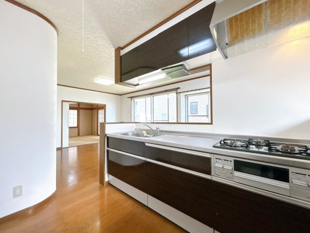 【キッチン】 | 大仙市小貫高畑字曽四川　戸建て | 【リフォーム中】1階キッチンです。
