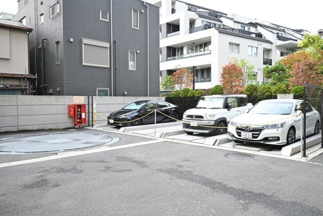 オーベル馬込iLの駐車場
