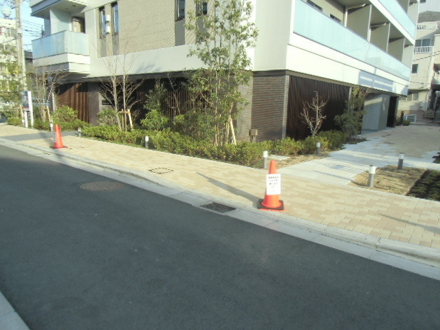 アトラス駒沢大学のエントランス