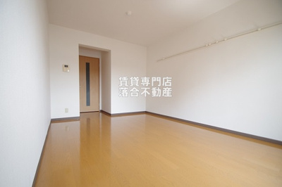 【寝室】 | メイプルコート | 使い勝手のいい広さのお部屋