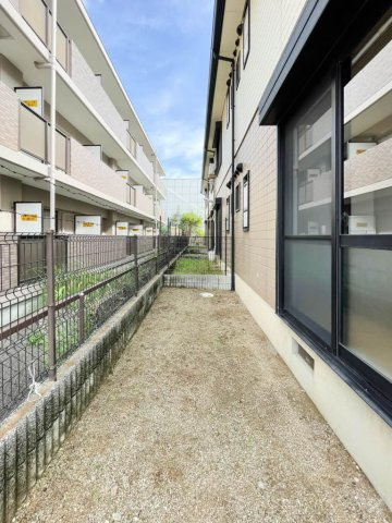 岸和田市小松里町のハイツのバルコニー