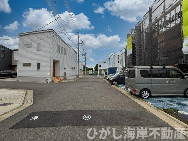 茅ヶ崎市中島　新築戸建　全３棟の前面道路含む現地写真|9月26日撮影　建築中　現地外観