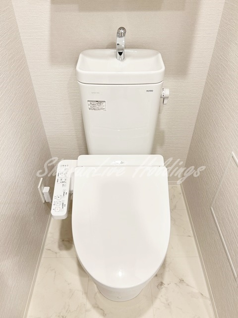 藤沢市藤沢の賃貸マンションのトイレ