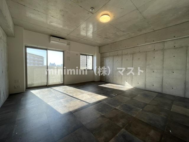 Wolf Pack Apartmentの居間・リビング