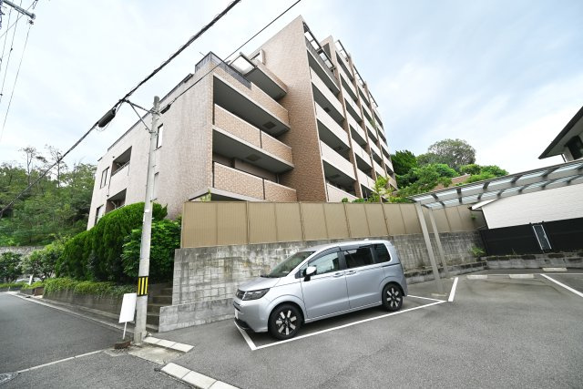 エステムコート吹田片山公園フローラの外観|いつでも室内を見学して頂けますので、見学をご希望の方はお気軽にお問い合わせください。