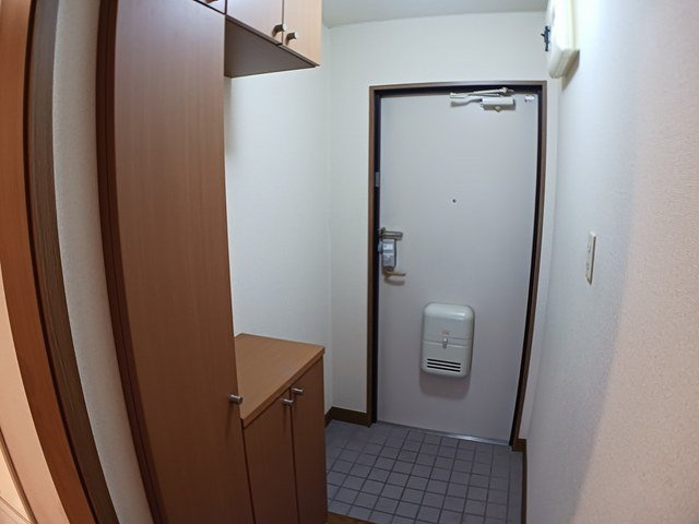 グランメゾン　プラムの玄関|明るい玄関です