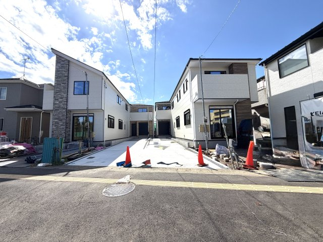 越谷市宮前６期１号棟ケイアイグレース　新築戸建の外観|周囲の街並みになじむ上品な佇まい。永く住み続けたくなる魅力的で落ち着いた外観です。