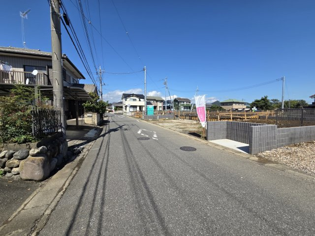 新築　太田市市場町第7　1号棟の前面道路含む現地写真|現地写真　西側前面道路幅員約6.1ｍ