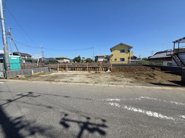 新築　太田市市場町第7　1号棟の駐車場|現地写真　駐車は建物西側に並列4台可能です！