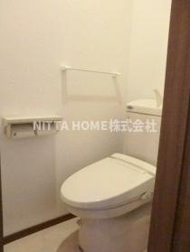 ロックポイントⅦのトイレ|温水洗浄付きのトイレです◇
