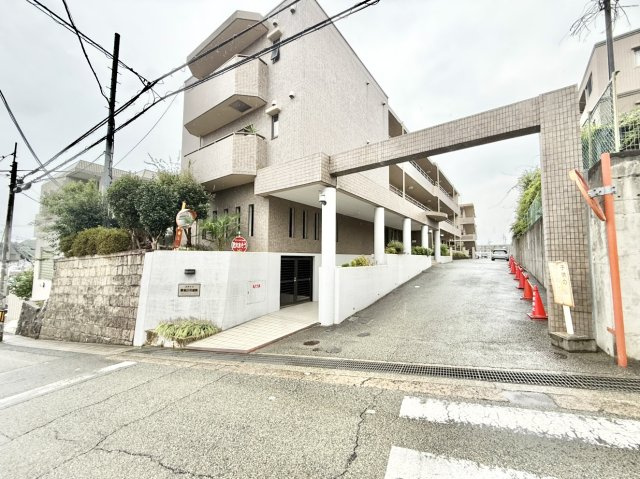 ステイツ雲雀丘花屋敷