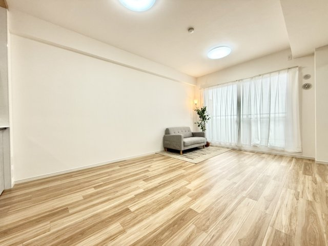 ステイツ雲雀丘花屋敷の居間・リビング