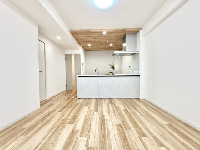 ステイツ雲雀丘花屋敷の居間・リビング