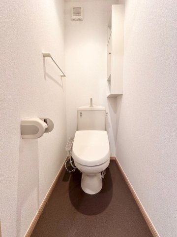 グレイス　メゾン　郡津のトイレ|シンプルで使いやすいトイレです