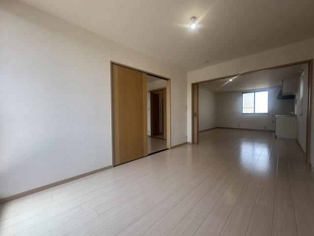 シャンポールながせＥ棟の寝室|※写真は別の部屋のものです。