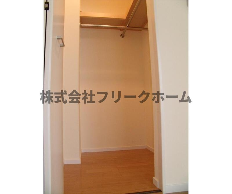武蔵野市吉祥寺本町４丁目のアパートの収納