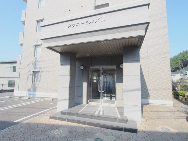 広島市安佐南区安東２丁目の賃貸マンションのエントランス