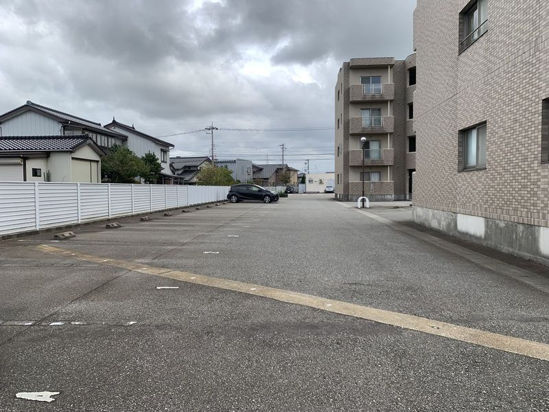 ピースエイブル Ⅰの駐車場